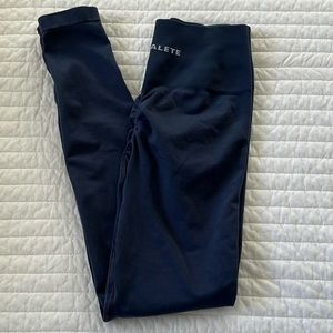 Like New Alphalete Women’s Amplify Legging Size Small Blue Whale Color